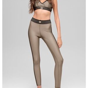 Alo 7/8 Airlift Line Up Legging Gravel color